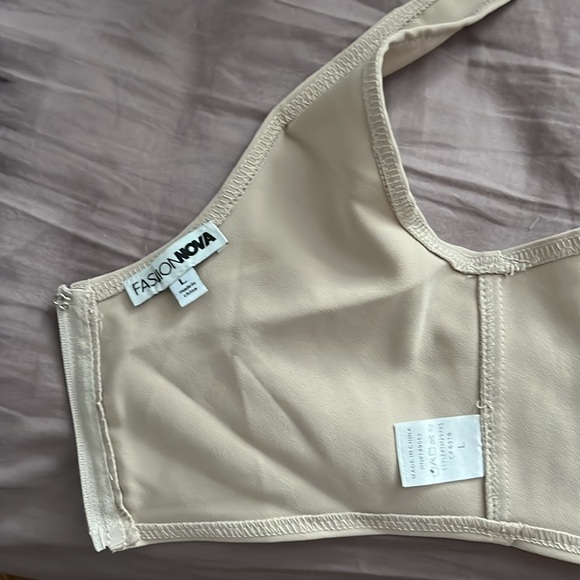 Fashion nova corset crop top - Picture 3 of 5